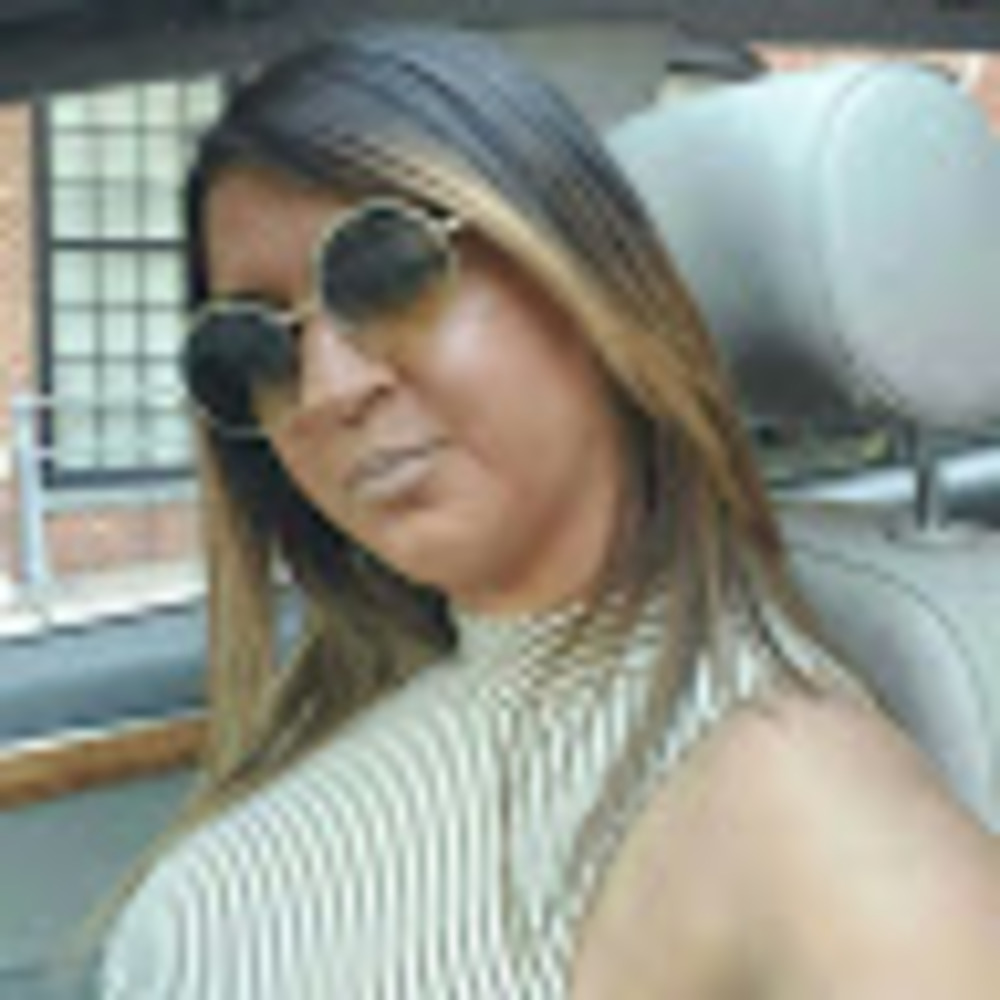 Meet your Posher, Yesenia